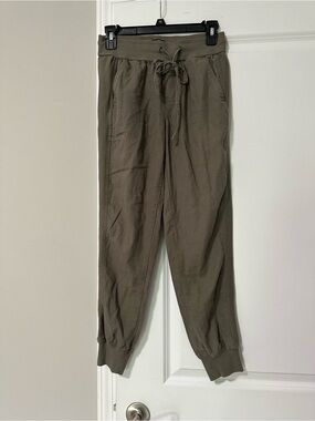 Fashion Nova women Olive Jogger Pants with Drawstring